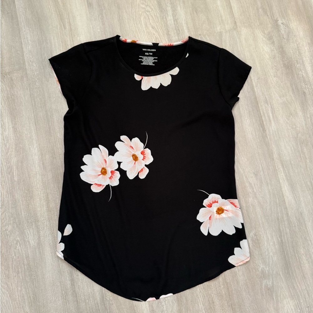 Van Heusen Women’s Black Floral Blouse